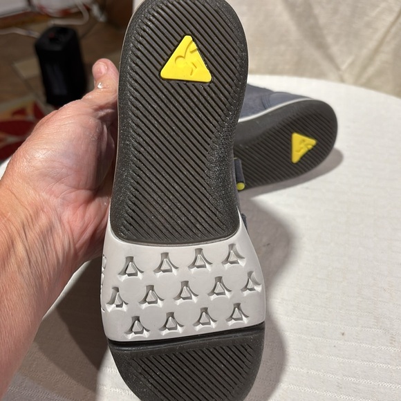 New without box Plae Lou Metallic Suede size 2 - Picture 3 of 6